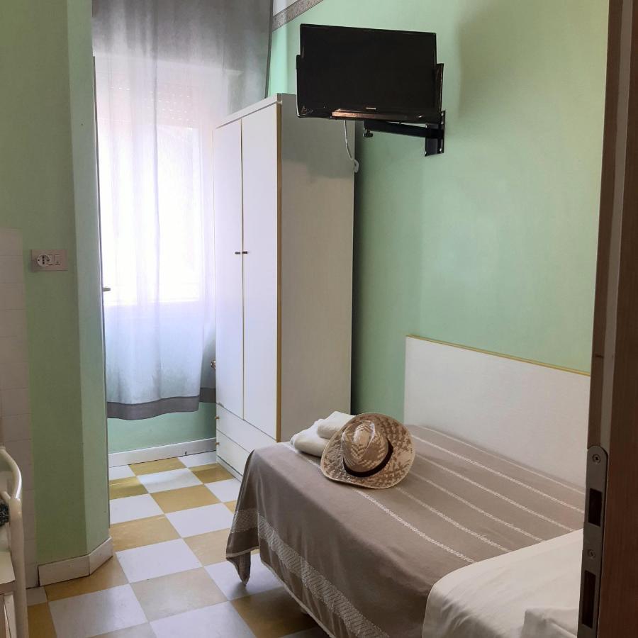 Hotel Raul Riccione Exteriör bild