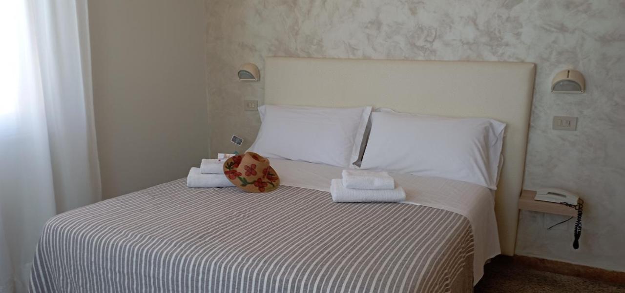 Hotel Raul Riccione Exteriör bild