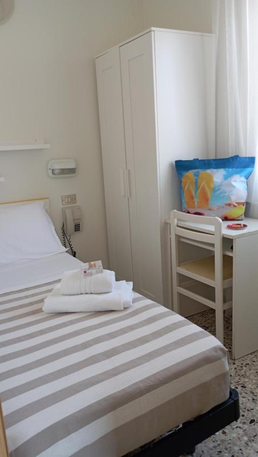 Hotel Raul Riccione Exteriör bild
