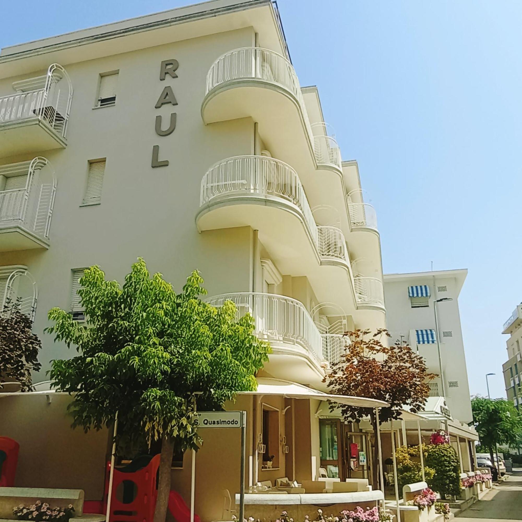Hotel Raul Riccione Exteriör bild